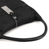 005 0851 Schultertasche aus schwarzem GG Nylon