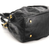 Borsa Twisted Q Baby Aidan in pelle nera