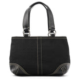 3646 Soho Tote Bag aus schwarzem Signature Canvas