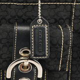 3646 Soho Tote Bag aus schwarzem Signature Canvas