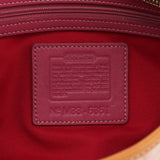 6351 Soho axelväska i rosa Signature-canvas