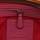 6351 Soho axelväska i rosa Signature-canvas