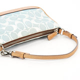 6094 Demi skuldertaske i lyseblåt Signature canvas