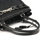 8K07 Hamptons tote i svart Signature-canvas