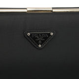 B7052 Schoudertas van zwart Tessuto nylon met framesluiting