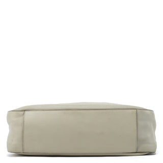 B8778 Off White Leather Vitello Basic Shoulder Bag