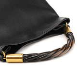110177 Borsa a spalla in pelle nera con manico in legno ritorto
