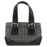 F10927 Soho tote i gråt og sort Signature canvas