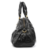 Twisted Q Baby Aidan 2-Way Tasche aus schwarzem Leder