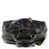 Twisted Q Baby Aidan 2-Way Tasche aus schwarzem Leder