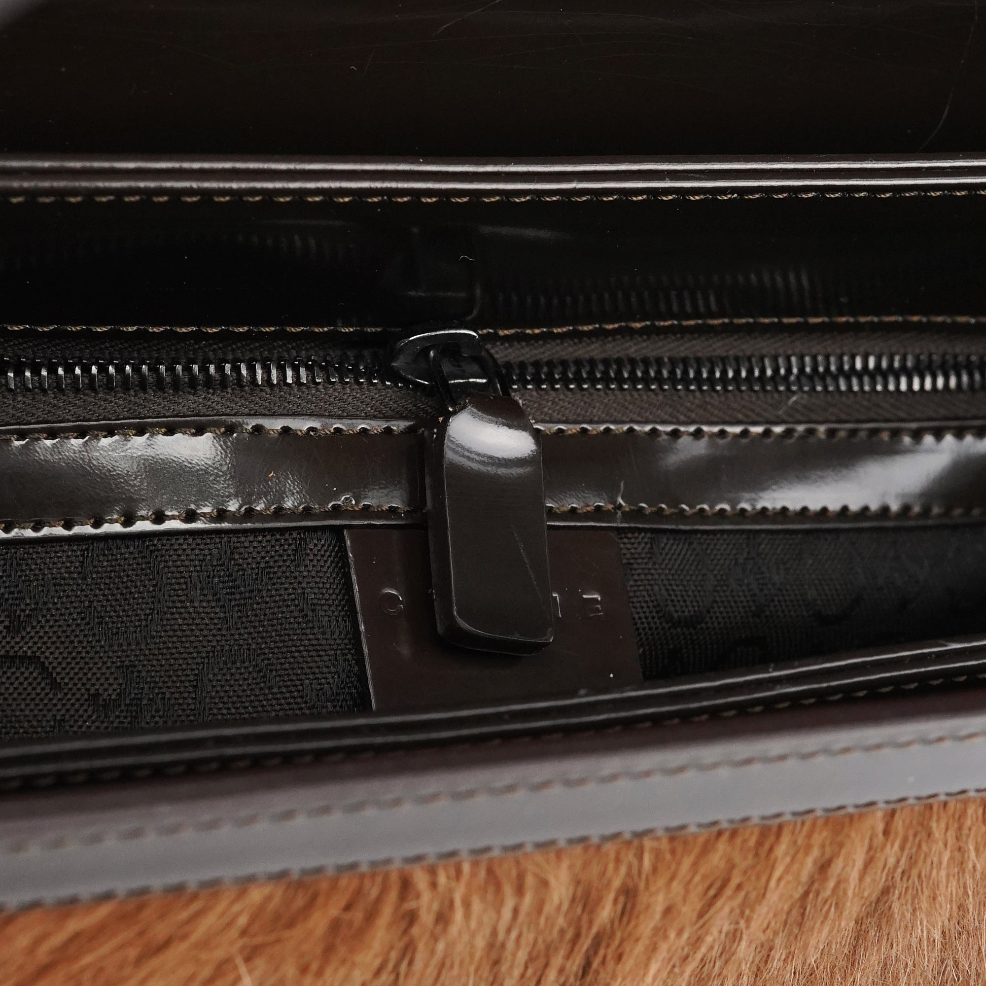 Celine Sac porté épaule en fourrure beige et marron
