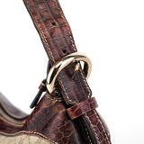 Celine Triomphe CC Schultertasche in Beige mit Krokoprägung