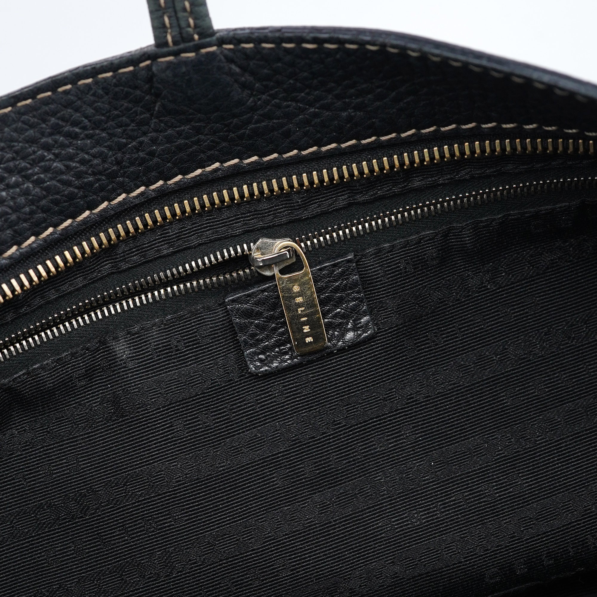 Celine Bittersweet Schultertasche aus schwarzem Leder