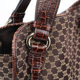 Celine Triomphe Schultertasche in Braun mit Kroko-Prägung
