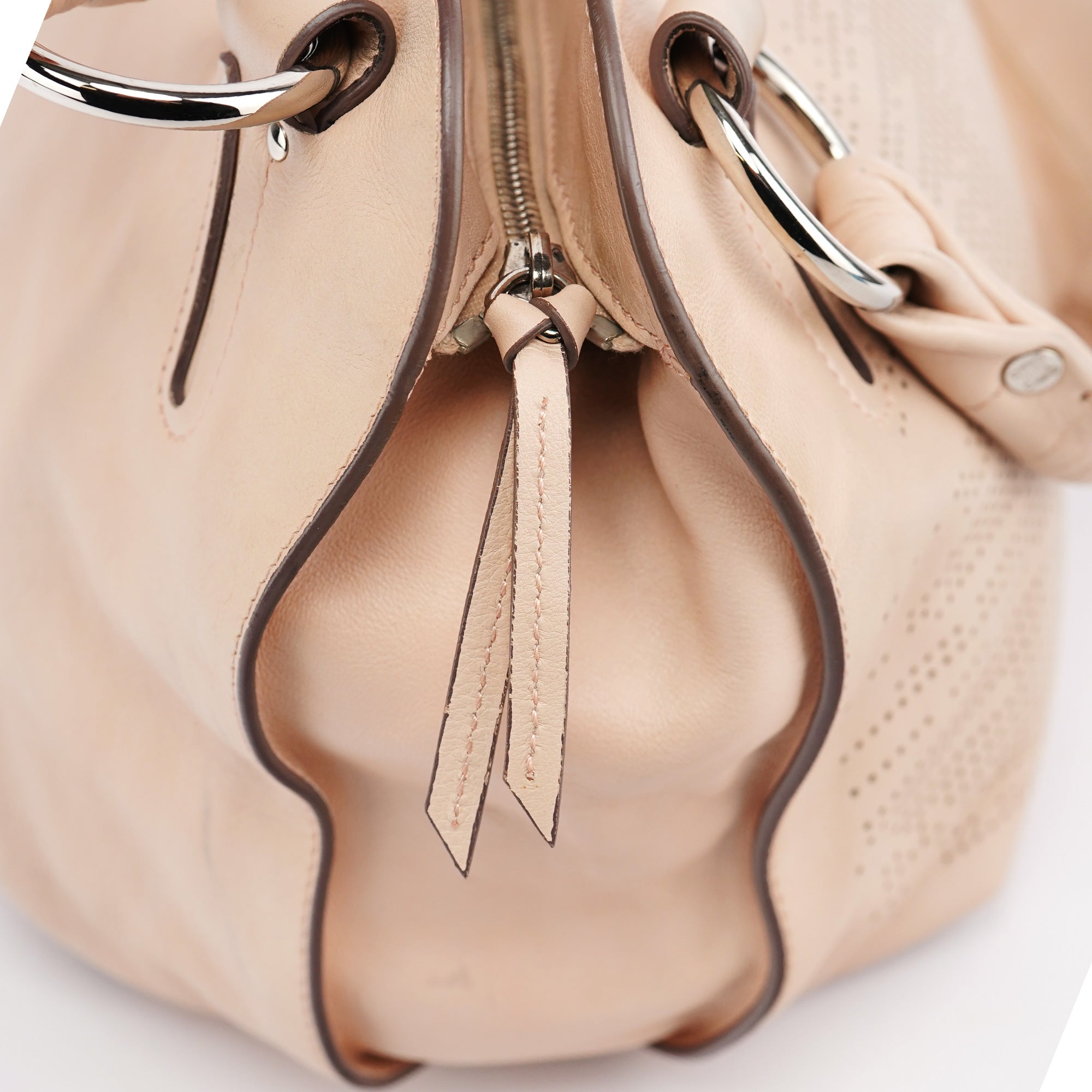 Celine Sac porté épaule Bittersweet en cuir perforé crème