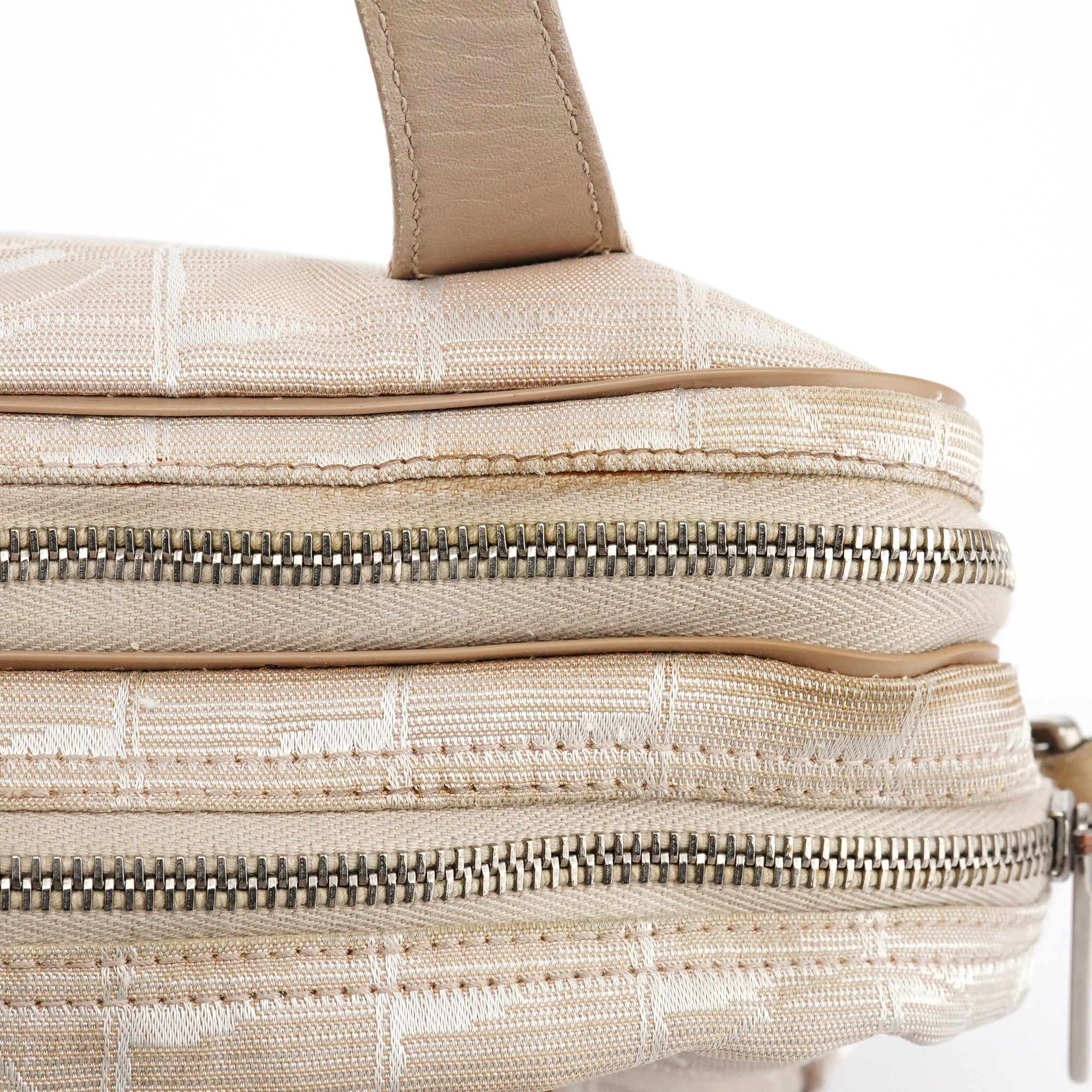 Chanel Sac deux portés matelassé en nylon beige et cuir