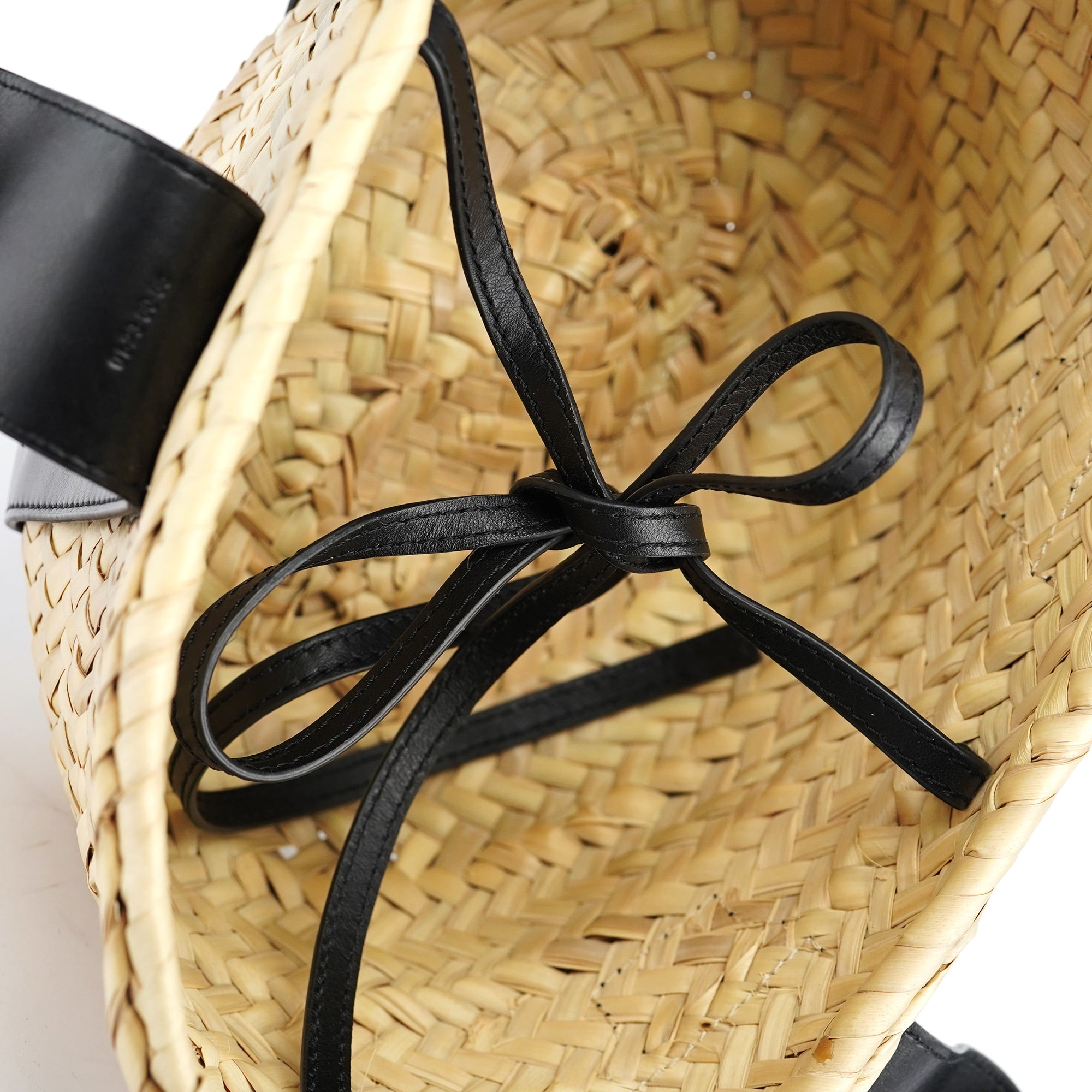 Chloé Beige Black Raffia Calfskin Bag