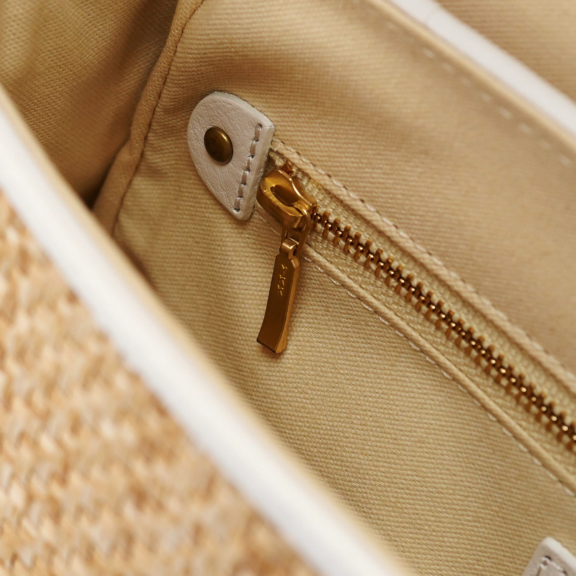 Chloé Beige Woven Raffia Shoulder Bag