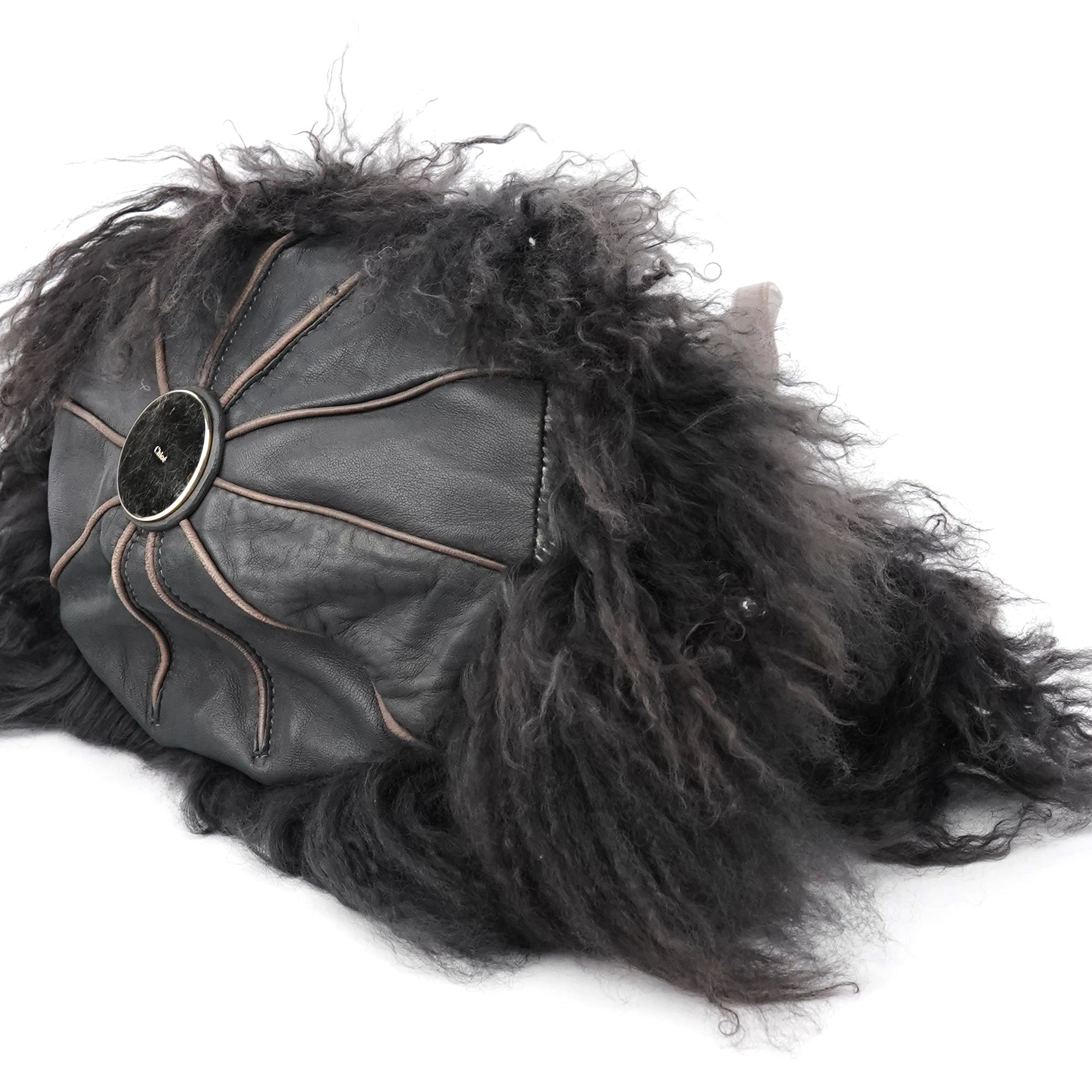 Chloé Borsa a spalla in shearling nero con decorazioni e catena