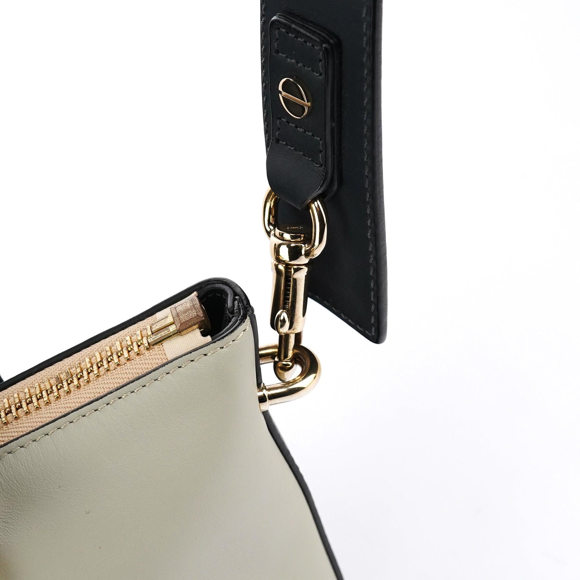 Chloé Bailey 2-Way Tasche aus Leder in Grau und Marineblau