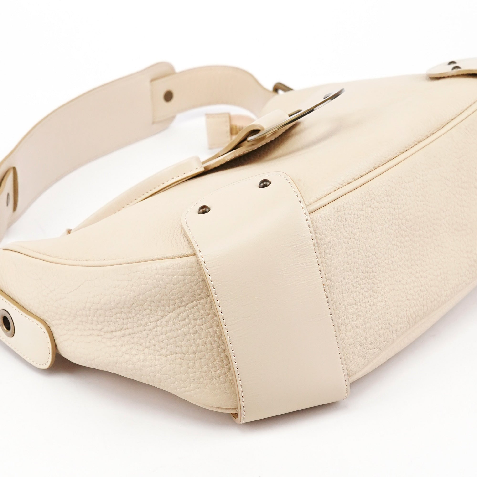 Chloé Ivory Leather C Buckle Shoulder Bag