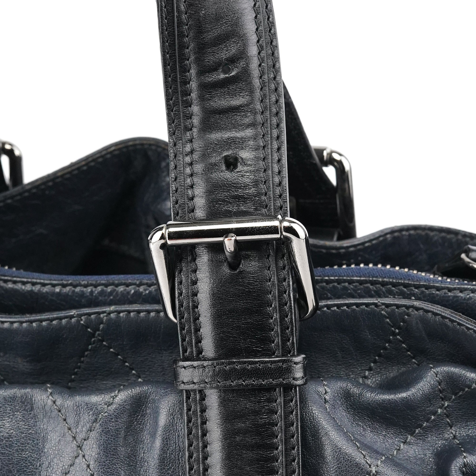 Chloé 2-Way Tote Bag aus marineblauem gestepptem Leder