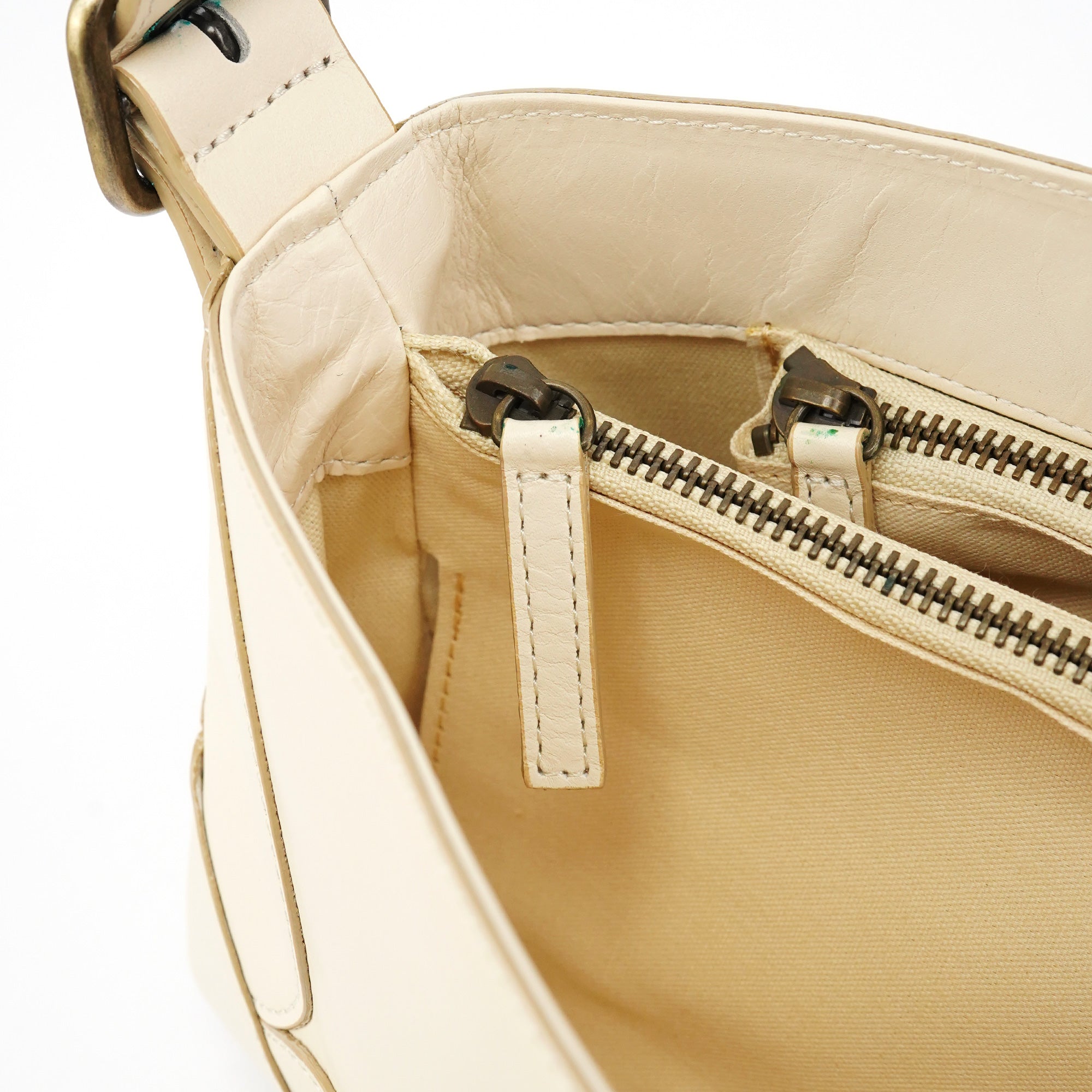 Chloé Sac porté épaule à rabat en cuir blanc cassé