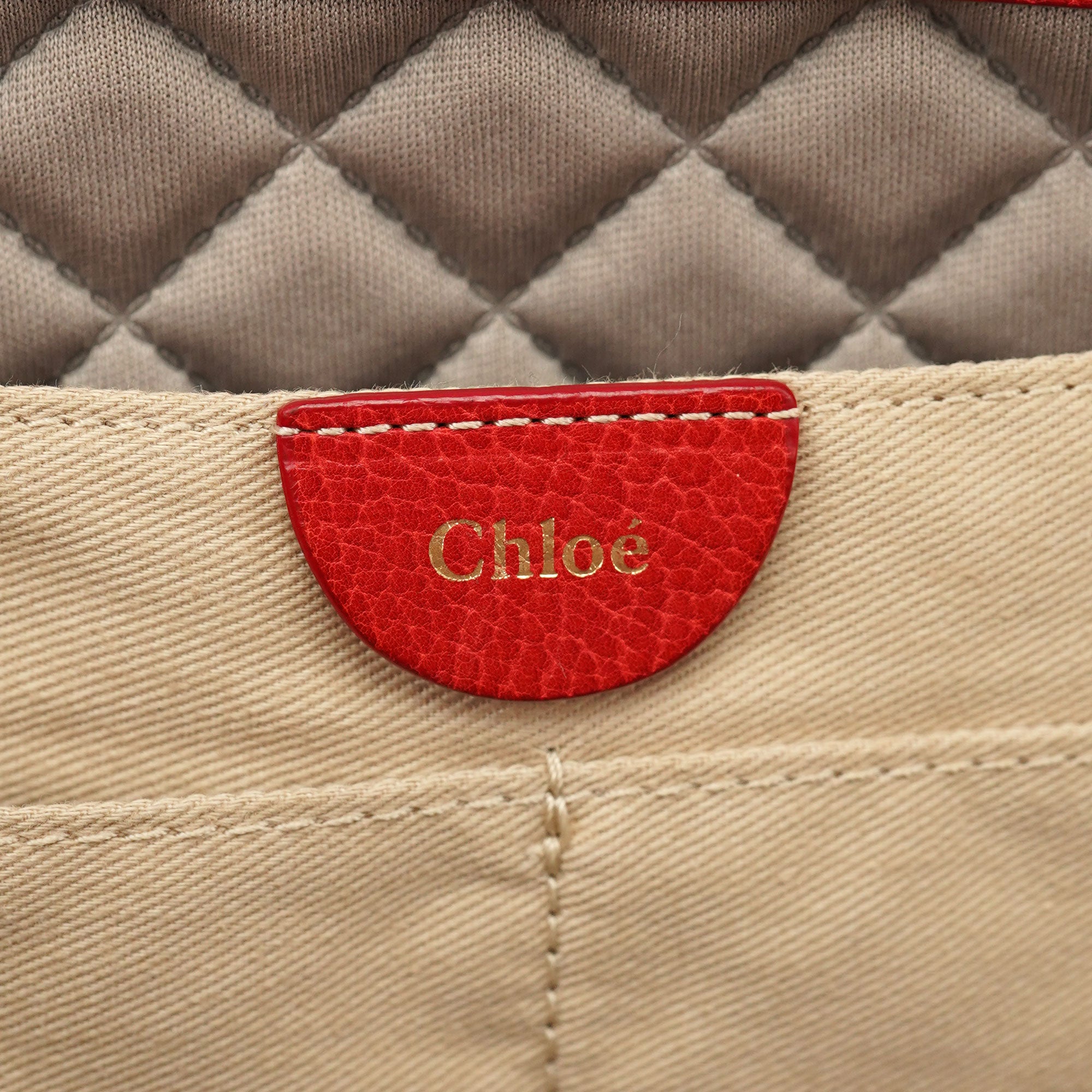 Chloé Schultertasche aus rotem Leder mit Kette