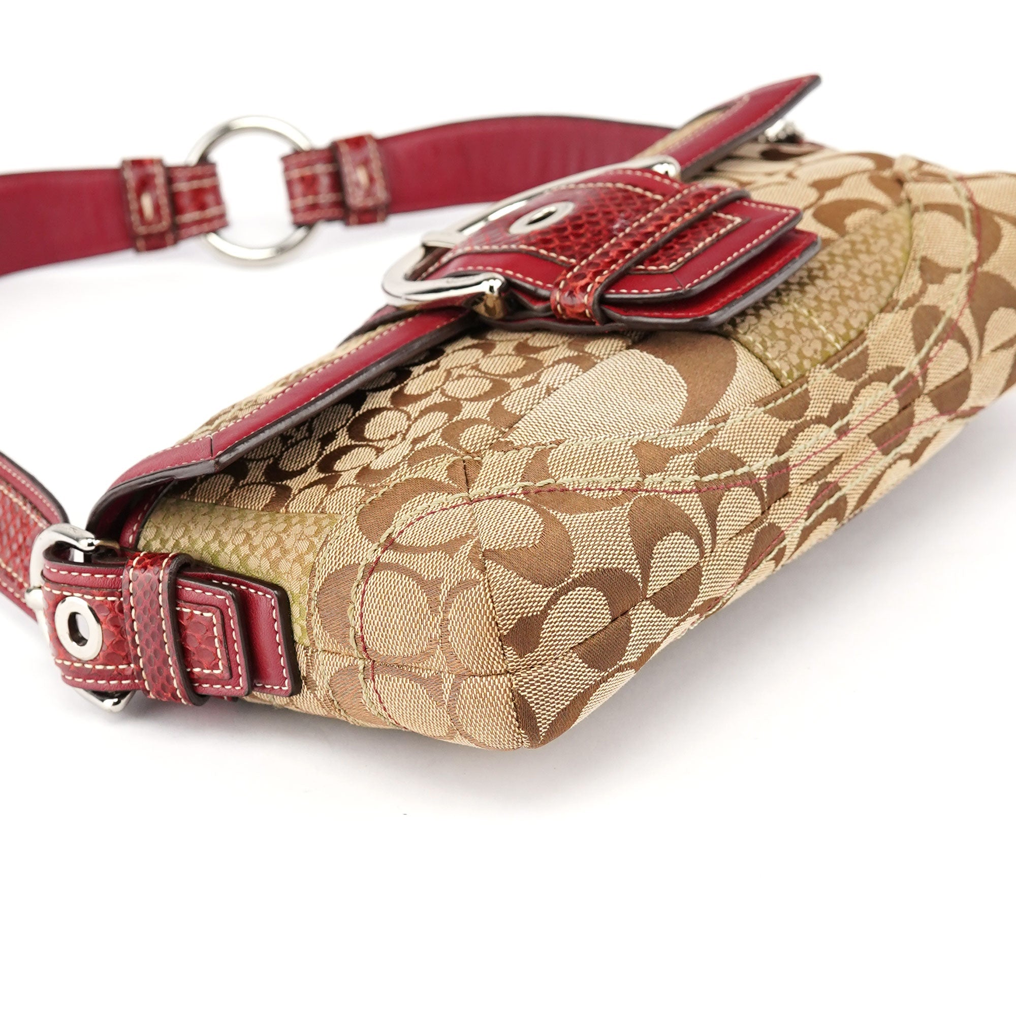 Coach 10087 Sac porté épaule Soho en toile beige et cuir façon serpent bordeaux