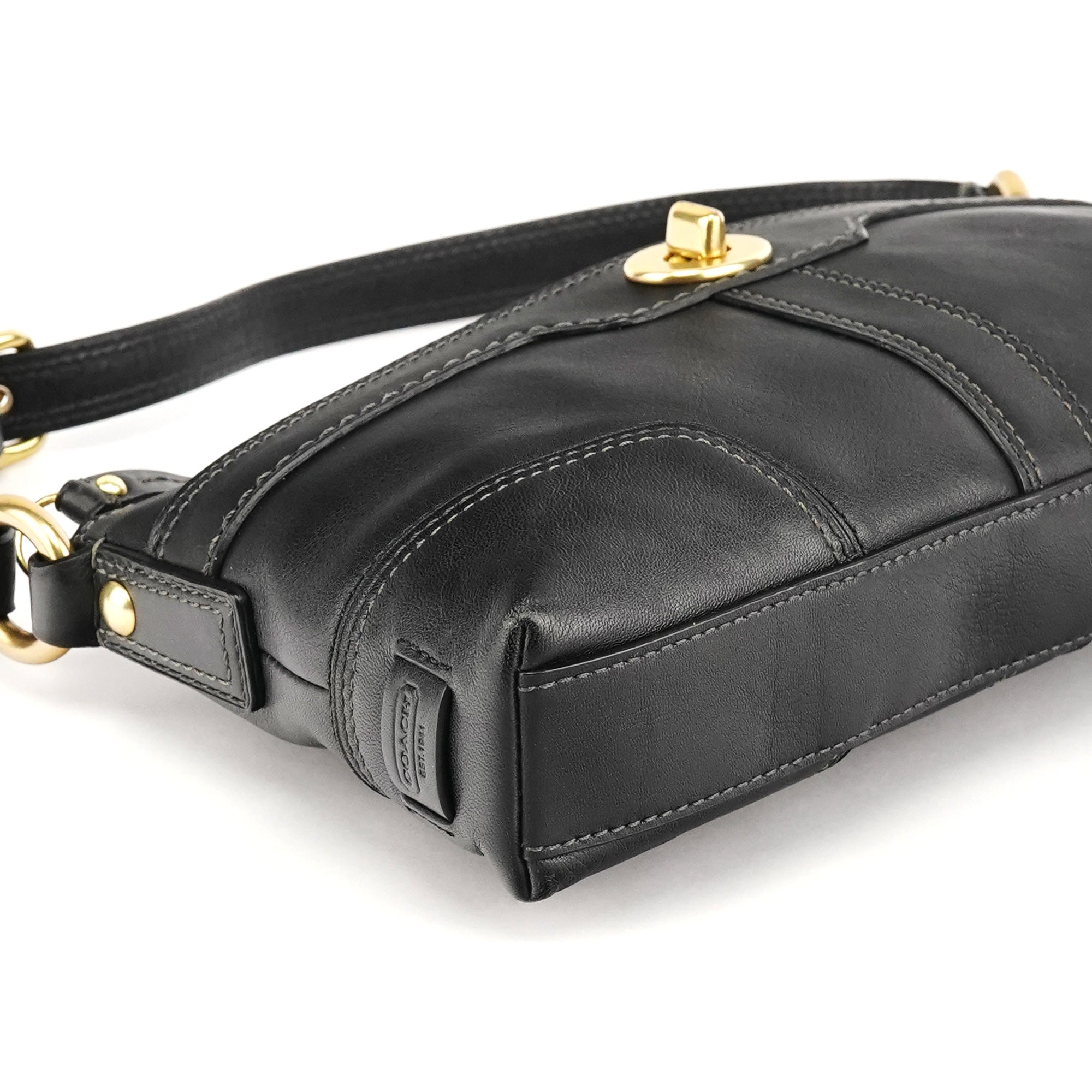【美品✨️】COACH ビンテージ レザー ハンドバッグ ターンロック 11042 Coach 11042 Black Leather Turnlock Shoulder Bag – Rediscover Vintage
