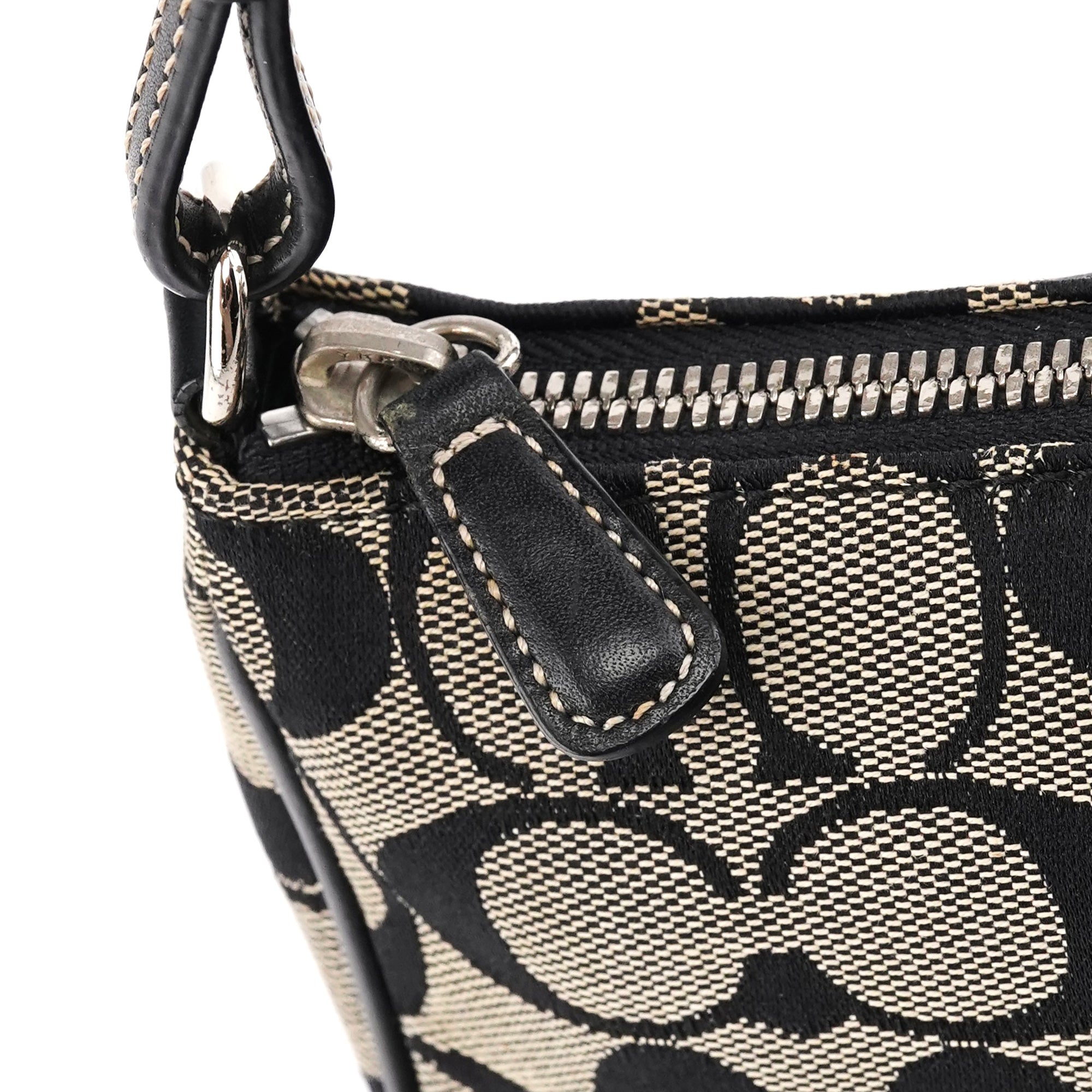 Coach 6094 Demi Schultertasche aus Signature Canvas in Grau und Schwarz