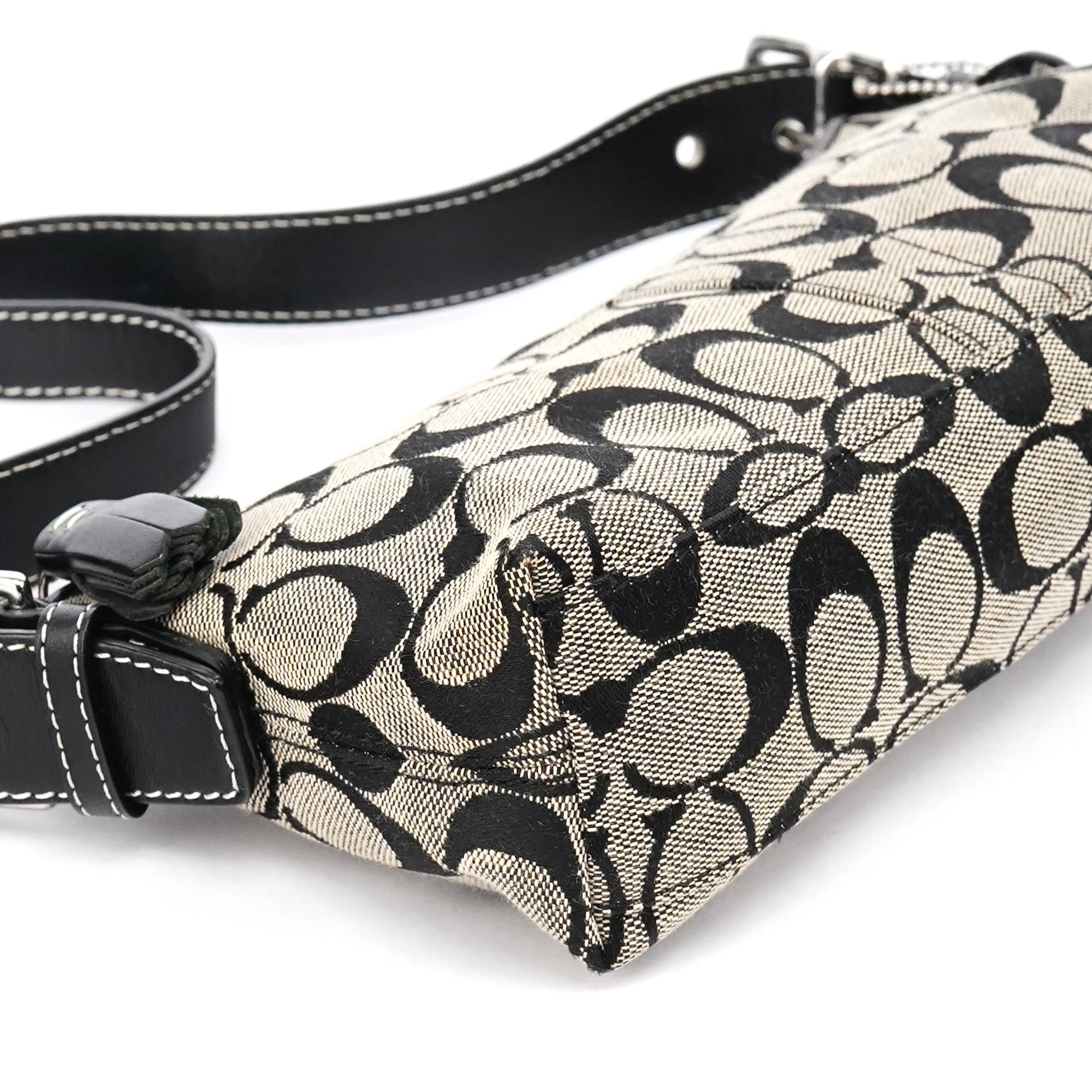 Coach 6371 Schultertasche aus Signature Canvas in Grau und Schwarz