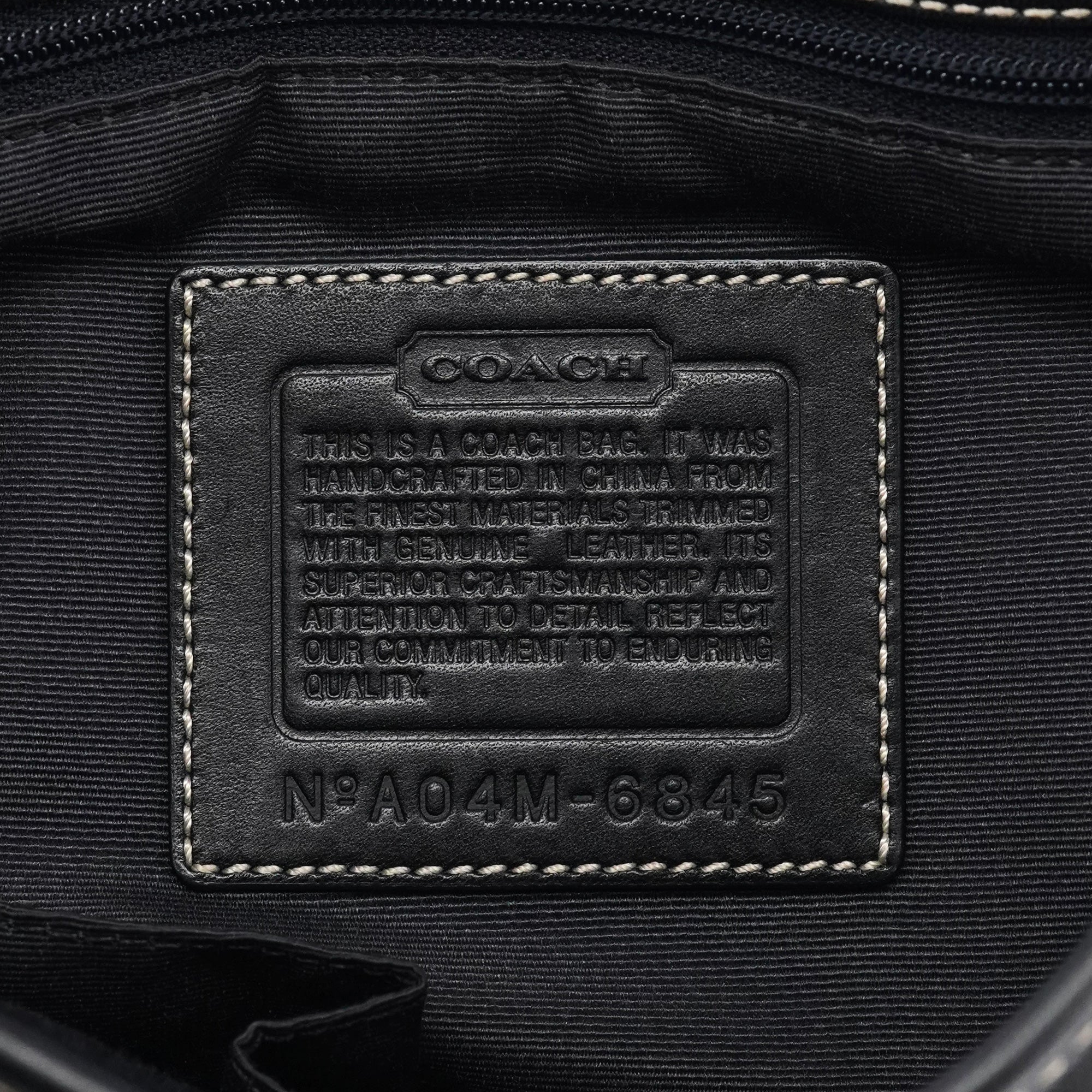 Coach 6845 Hampton Schultertasche aus schwarzem Signature Canvas