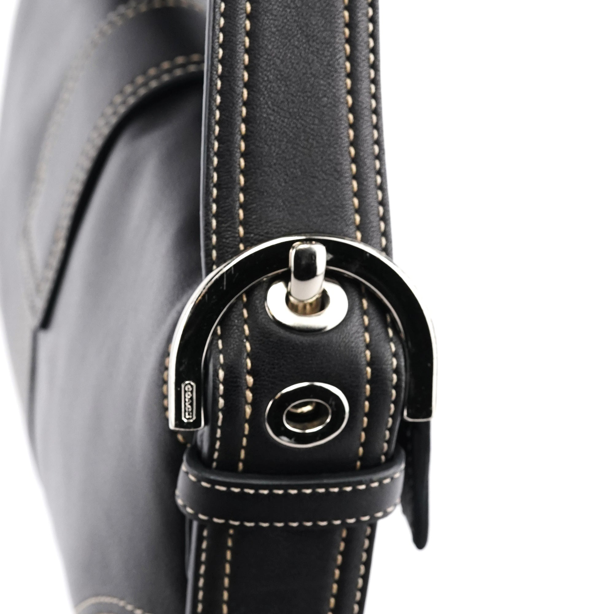 Coach 8A05 Sac porté épaule Soho en cuir noir