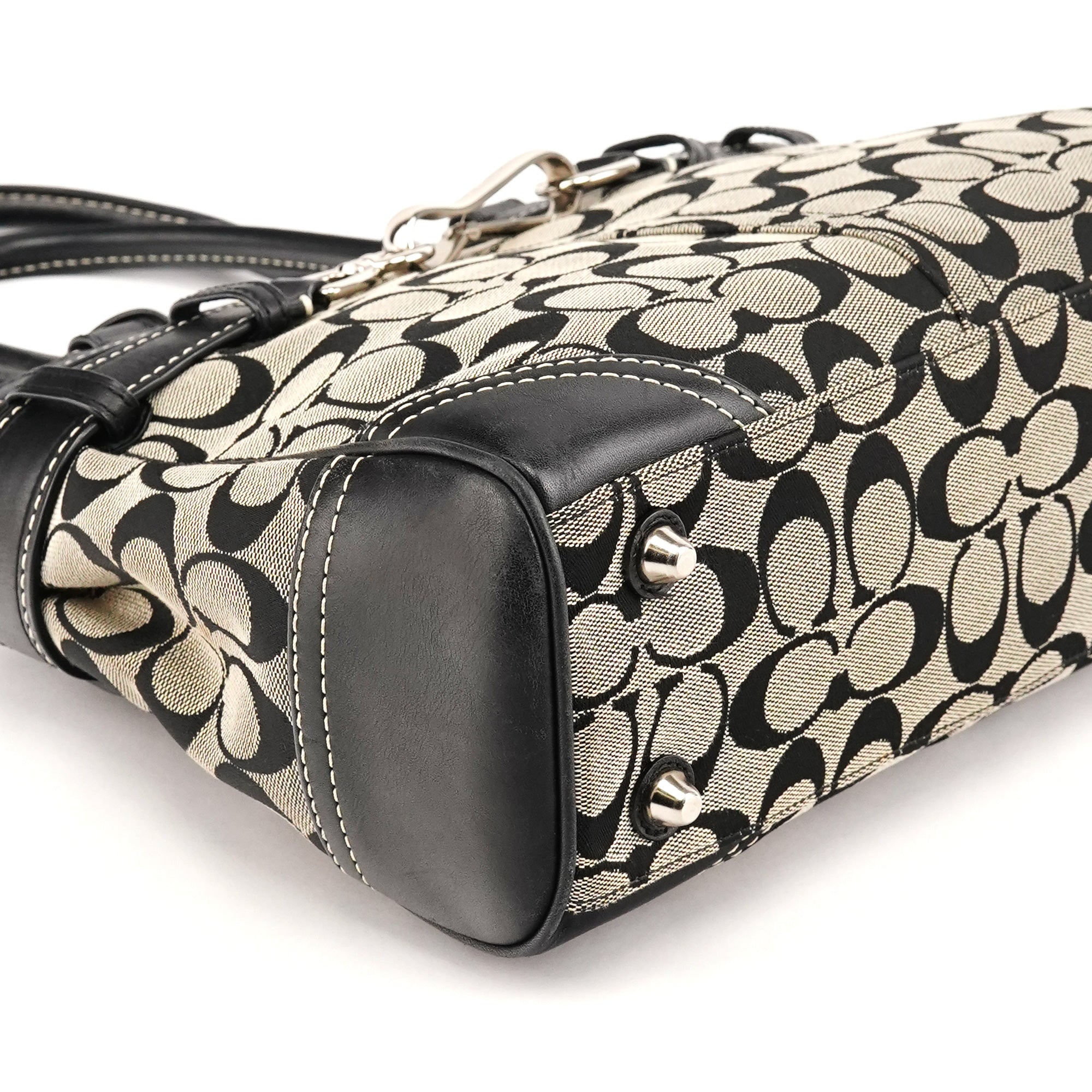 Coach 8K06 Sac cabas Hamptons en toile Signature grise et noire