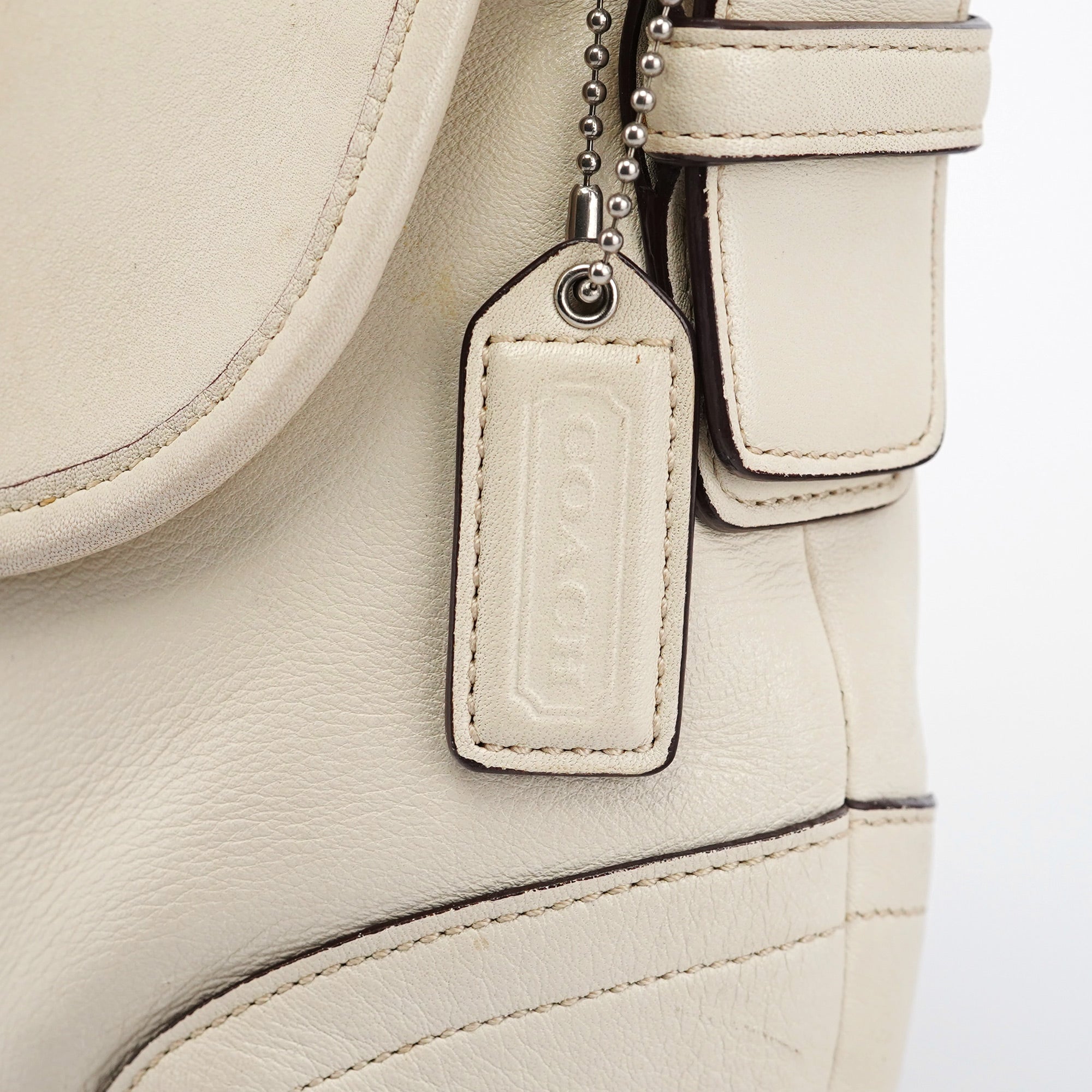 Coach 9249 Soho Schultertasche aus weißem Leder