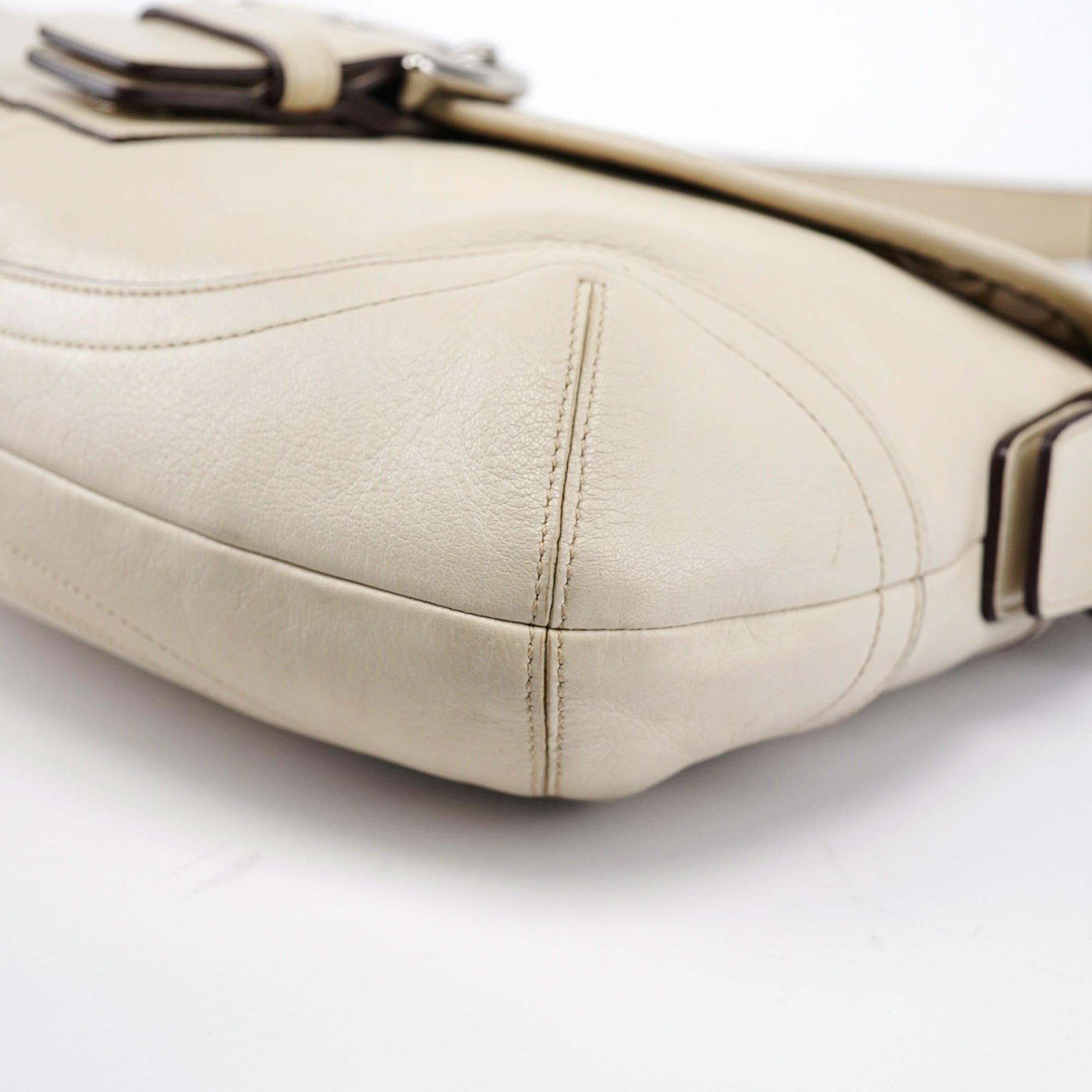 Coach 9249 Soho Schultertasche aus weißem Leder