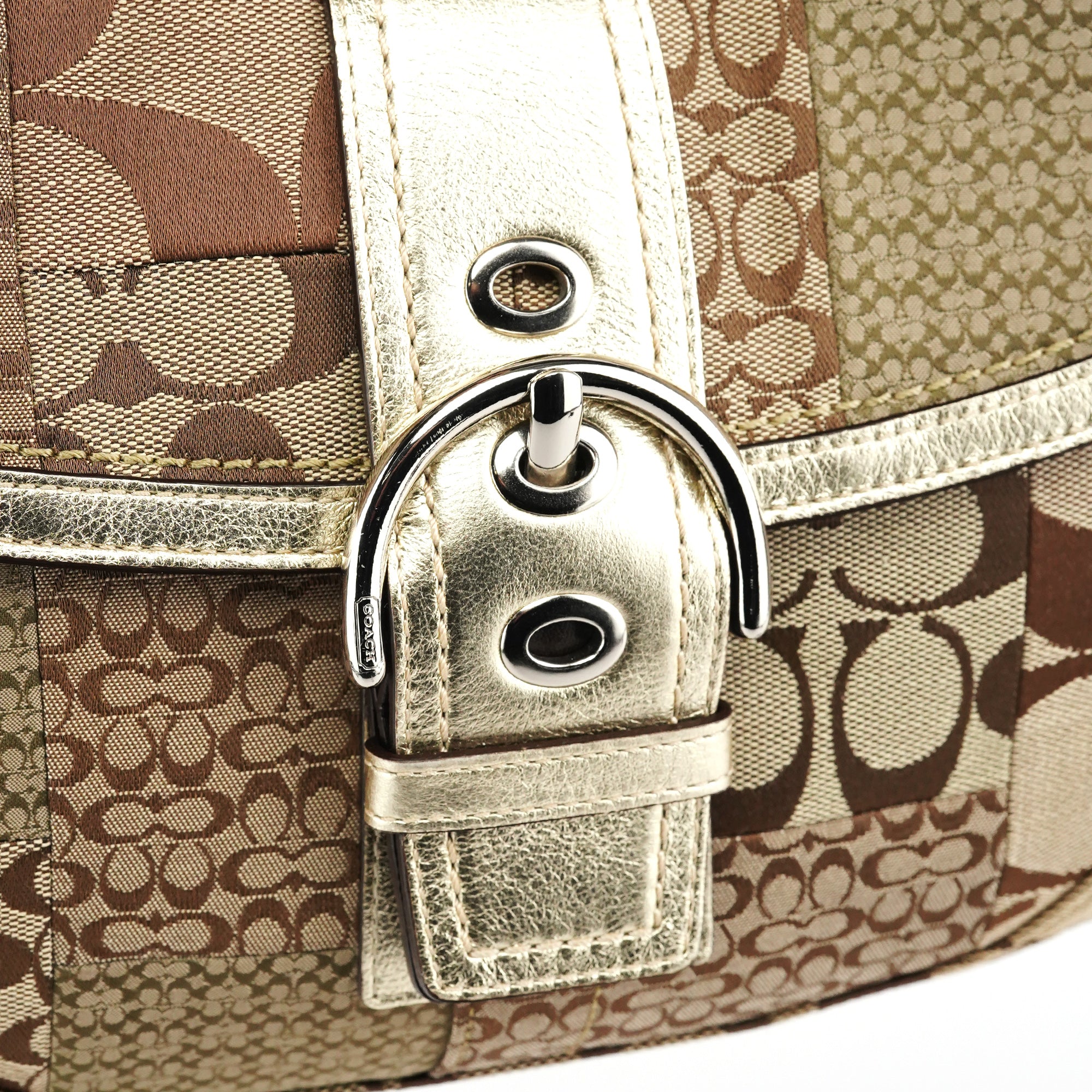 Coach Patchwork Soho Schultertasche in Beige und Gold