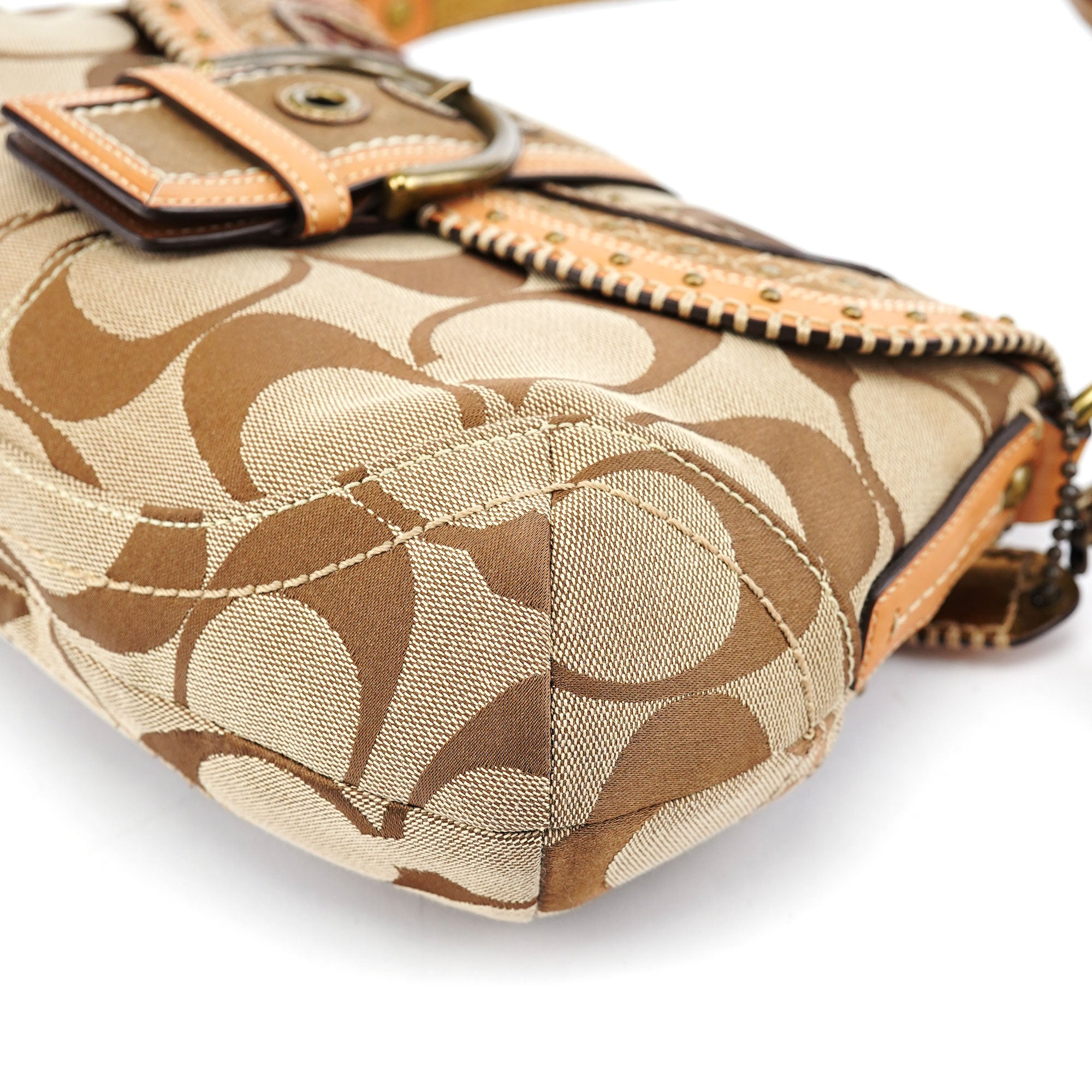 Coach Sac porté épaule Signature C Soho en toile Signature beige