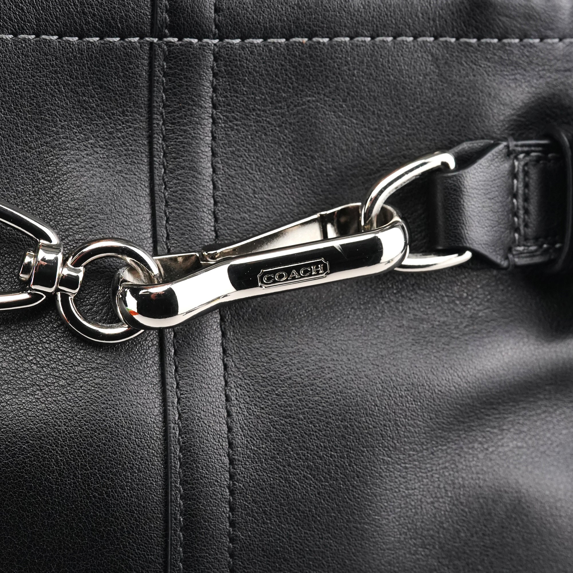 Coach F08A70 Sac cabas Hamptons en cuir noir