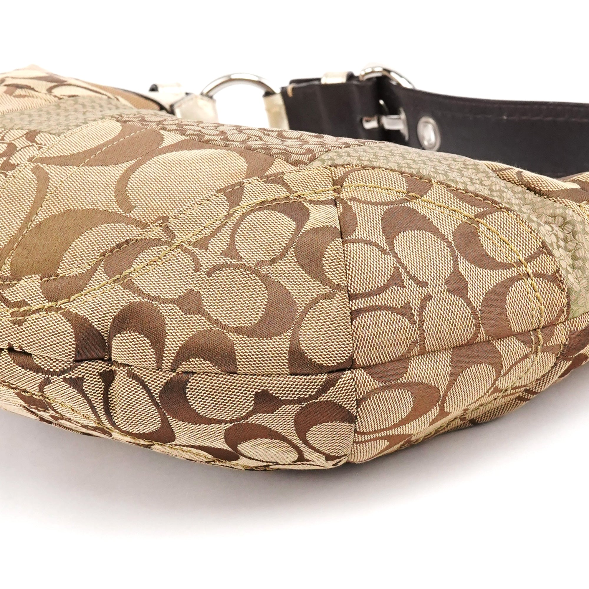 Coach F12315 Sac hobo Patchwork en toile Signature beige et dorée