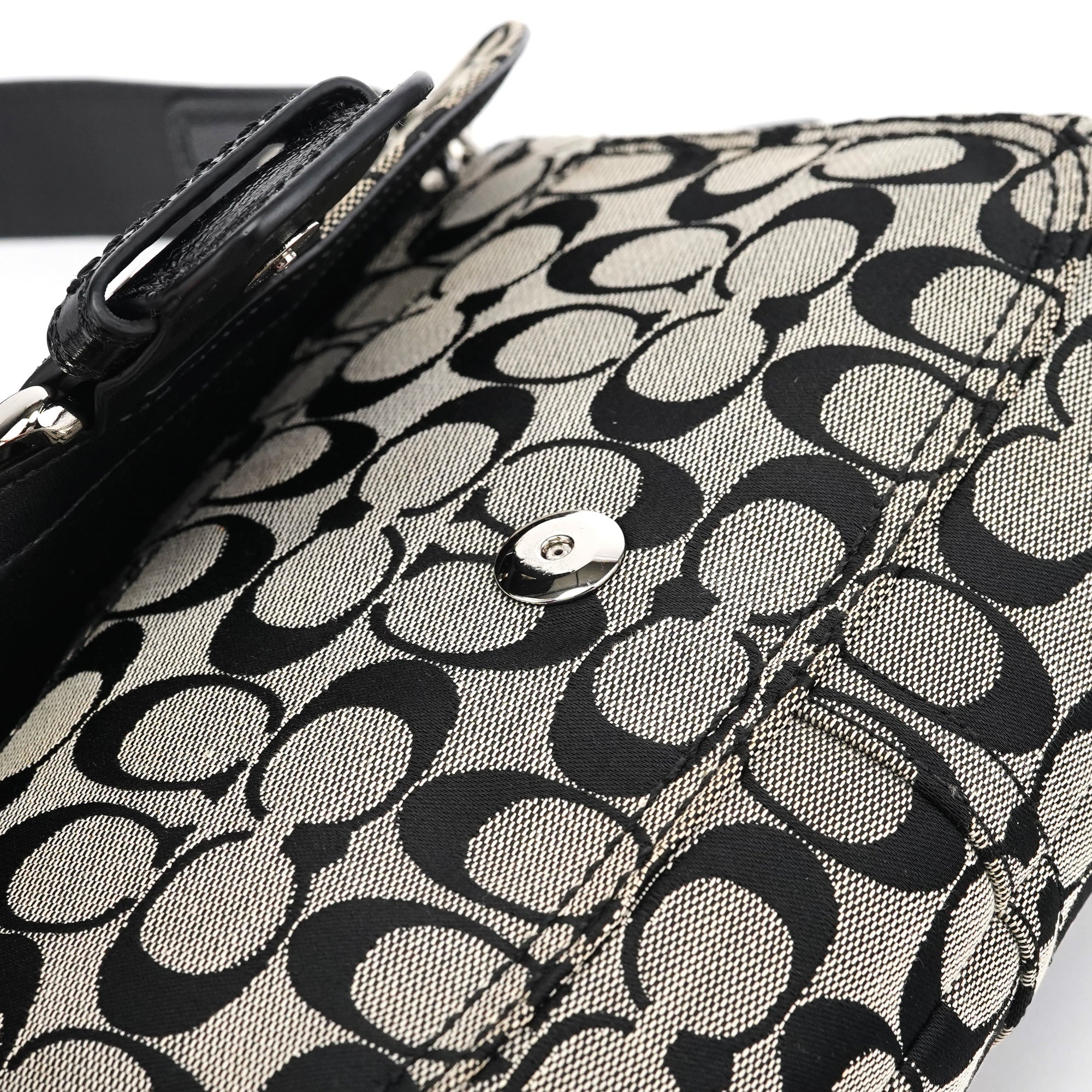 Coach F13113 Sac porté épaule Soho en toile Signature grise et noire