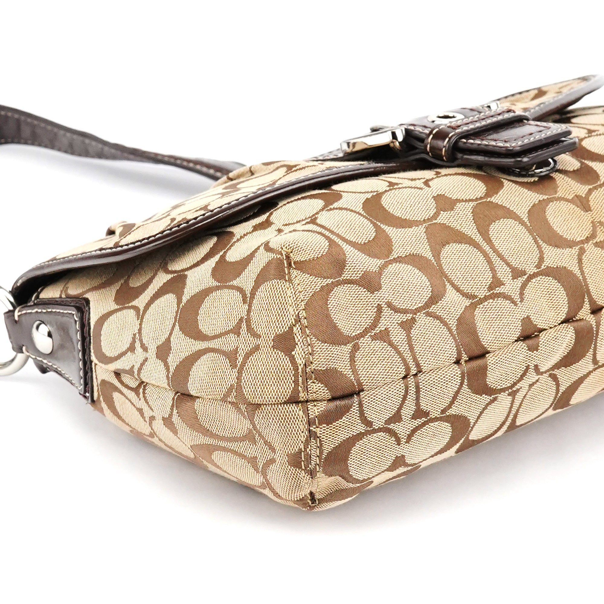 Coach F17093 Schultertasche aus braunem Signature Canvas
