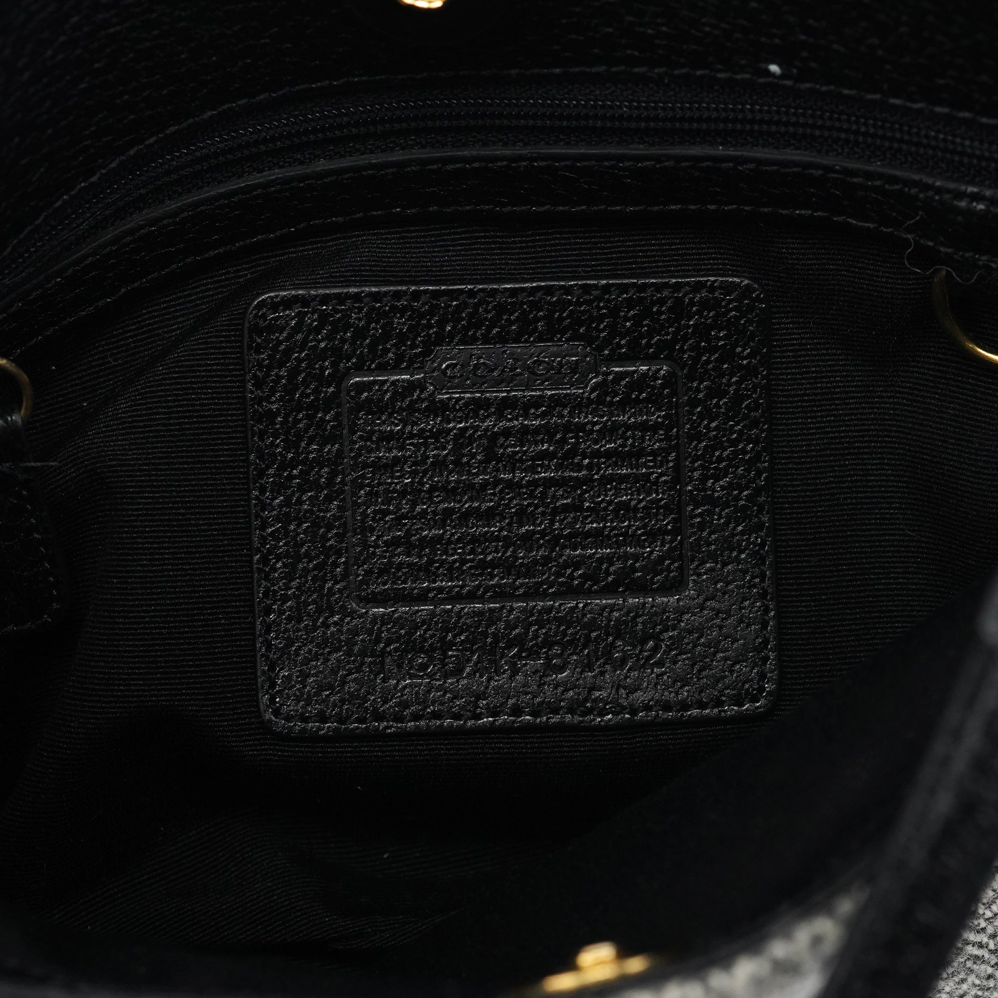 Coach Schultertasche aus grauer Wolle mit Fischgratmuster