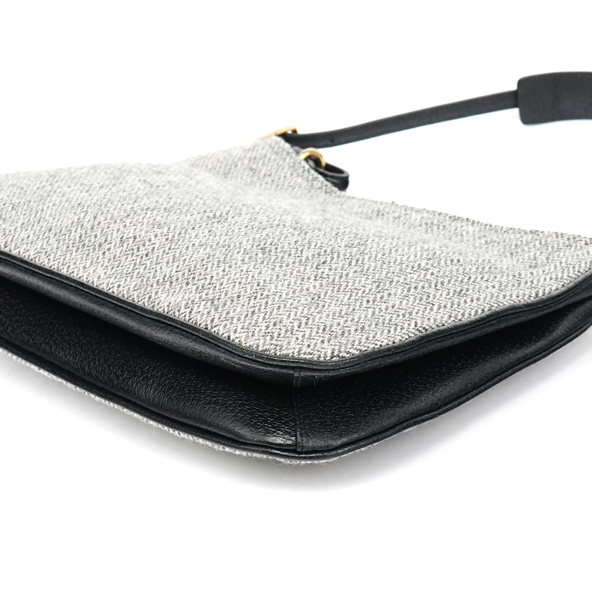 Coach Schultertasche aus grauer Wolle mit Fischgratmuster