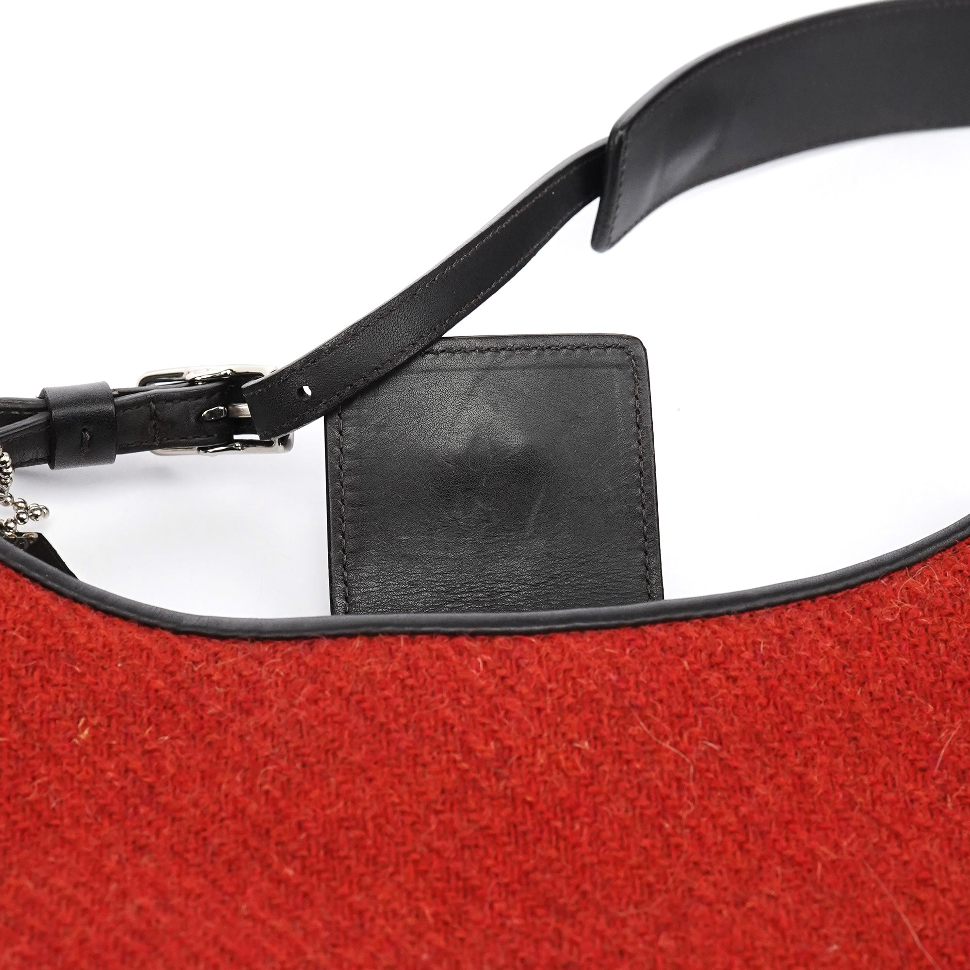 Coach Schultertasche aus roter Wolle