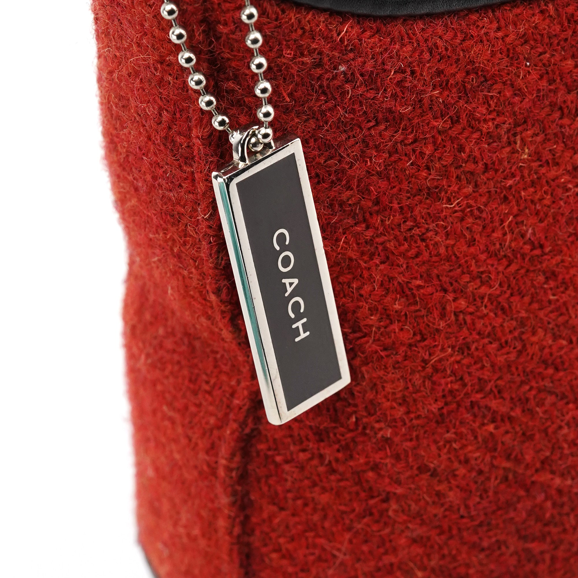 Coach Schultertasche aus roter Wolle