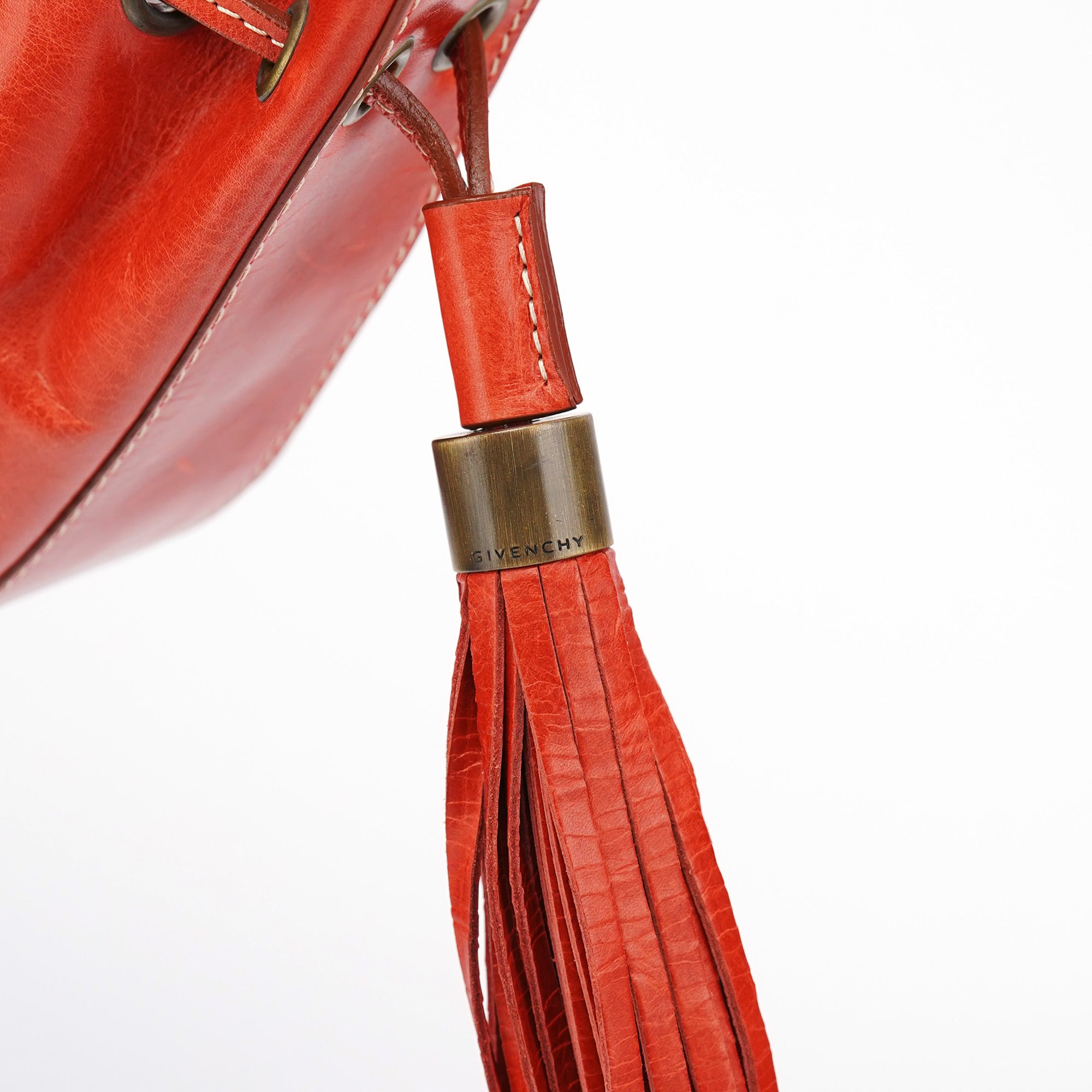 Givenchy Sac à pampilles et lien coulissant en cuir de veau orange brûlé