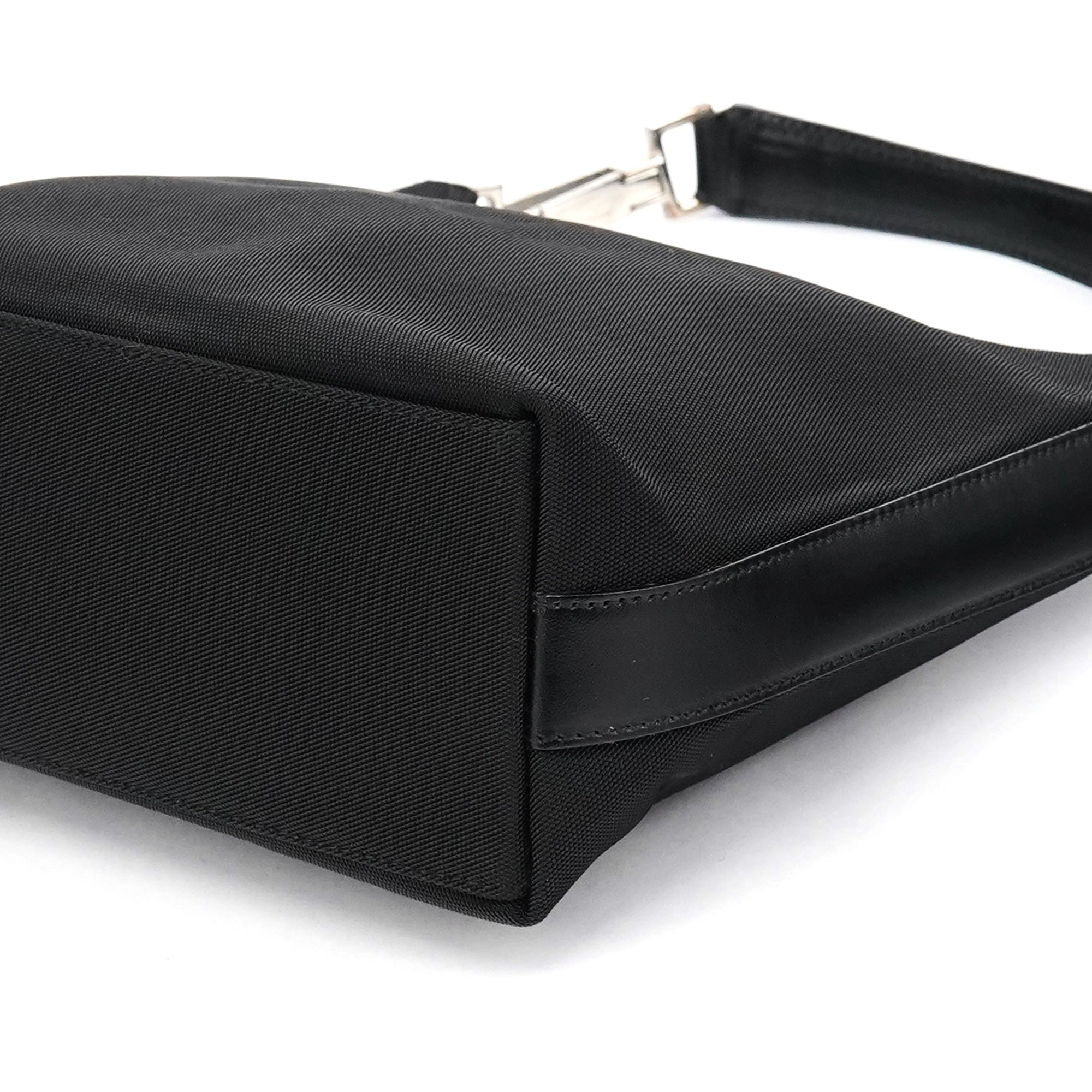 Gucci 000 0601 Black Canvas Shoulder Bag