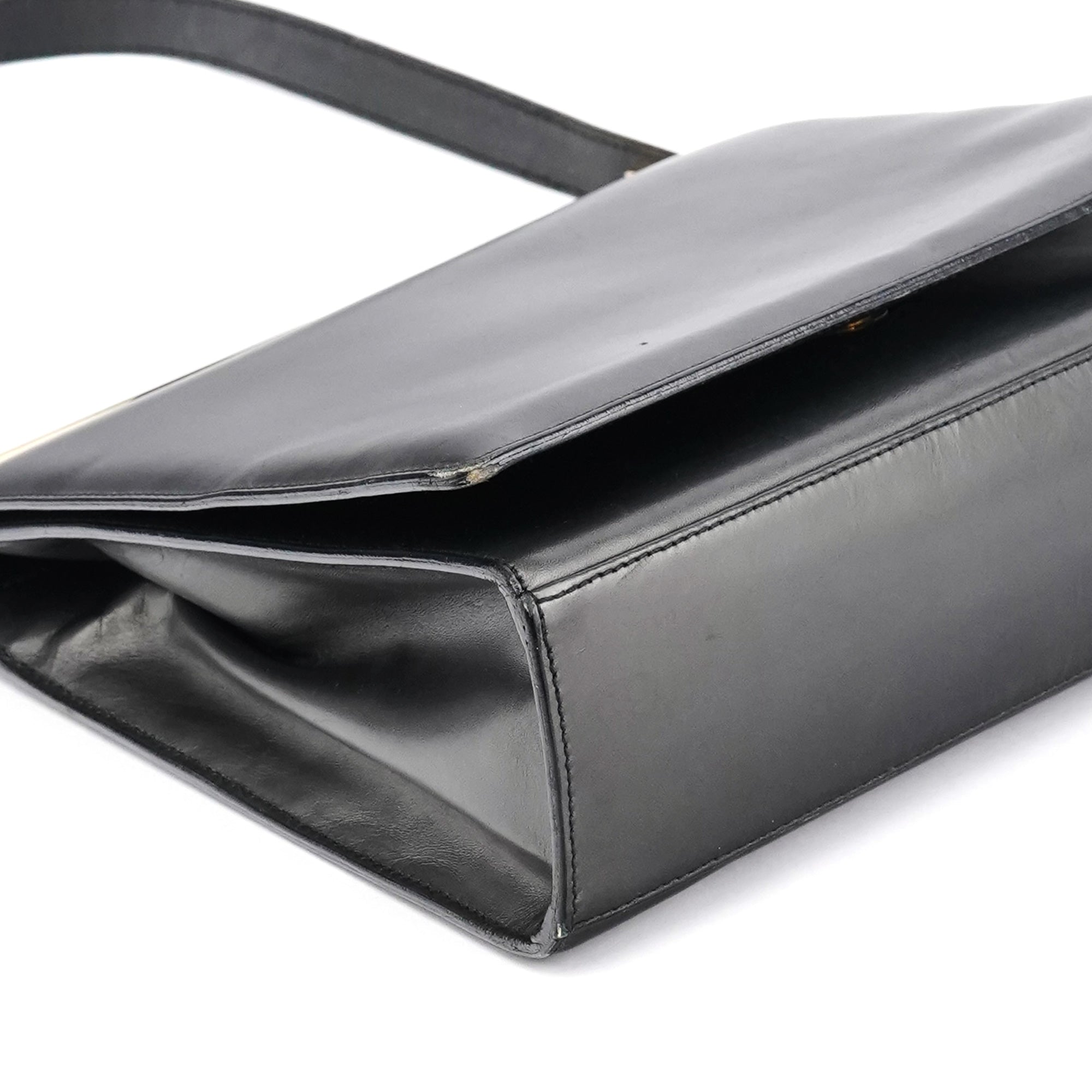 Gucci 001 2058 Sac porté épaule Metal Frame en cuir anthracite